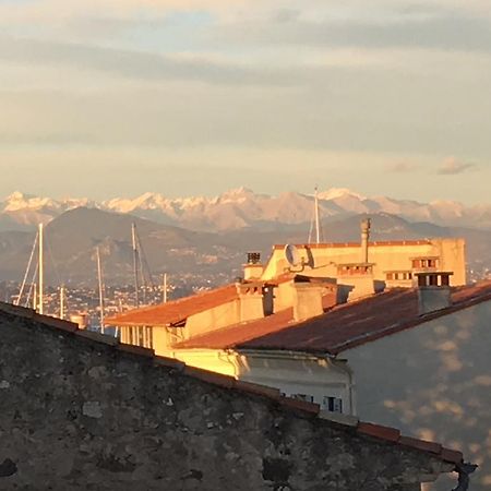 Ferienwohnung Light Filled Penthouse In Old Antibes. Heart Of The Riviera Exterior foto